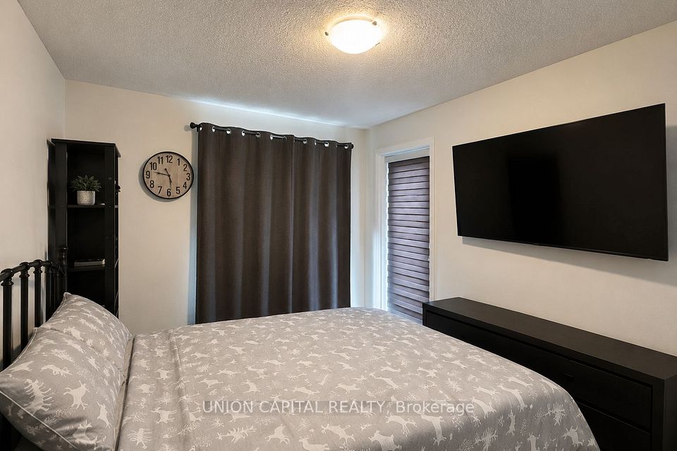 1984 Wilson Road N, Oshawa, ON L1H 7K5 7