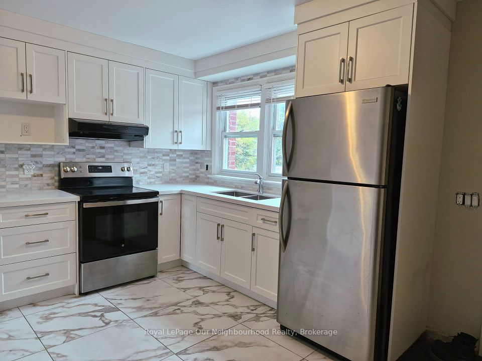 855 Simcoe Street N 2, Oshawa, ON L1G 4W1 2