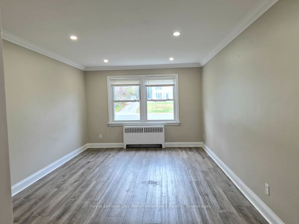 855 Simcoe Street N 2, Oshawa, ON L1G 4W1 5