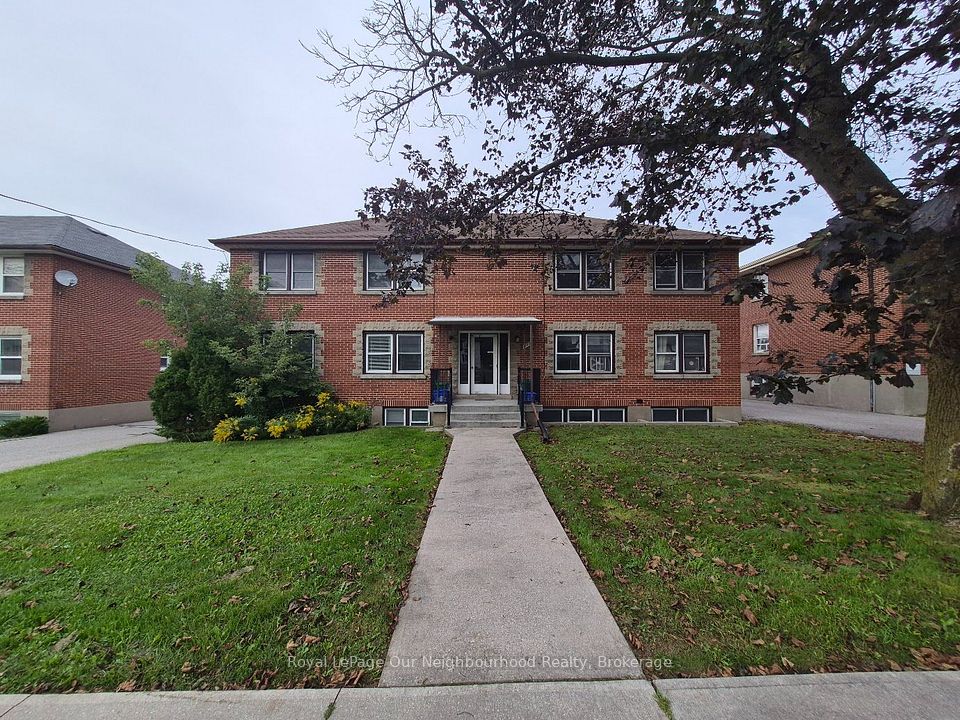 Multiplex at 855 Simcoe Street N 2, Oshawa, ON L1G 4W1