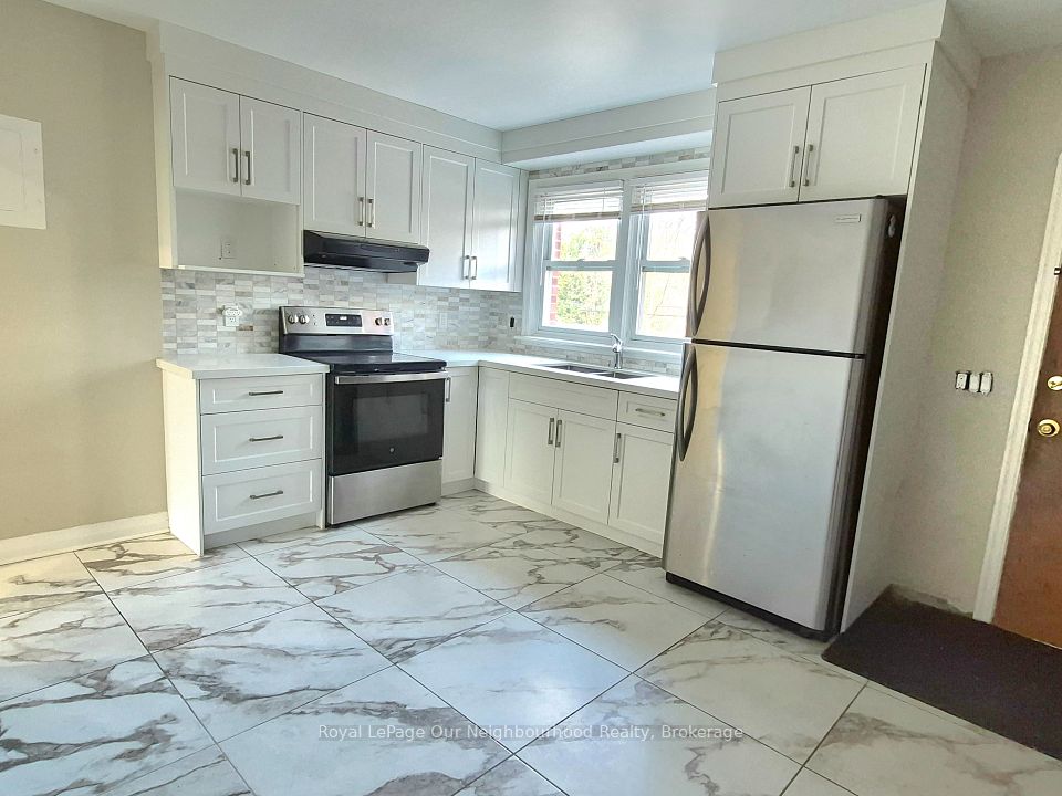 Multiplex at 855 Simcoe Street N 2, Oshawa, ON L1G 4W1