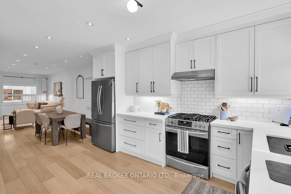 23 Aldridge Avenue, Toronto, ON M4C 3W3 13