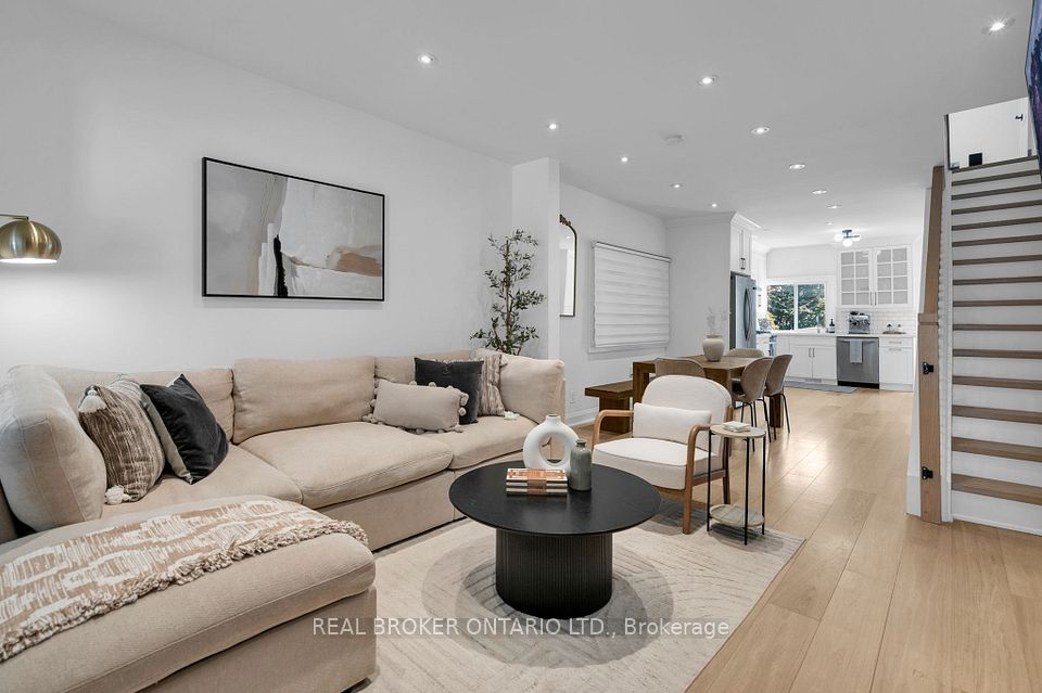 23 Aldridge Avenue, Toronto, ON M4C 3W3 5