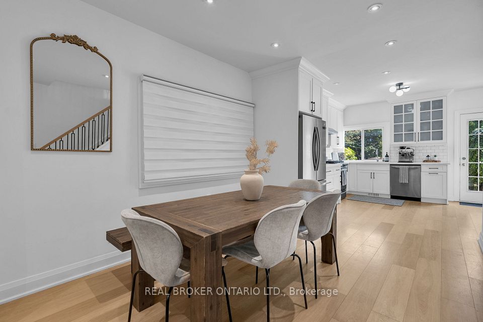 23 Aldridge Avenue, Toronto, ON M4C 3W3 9