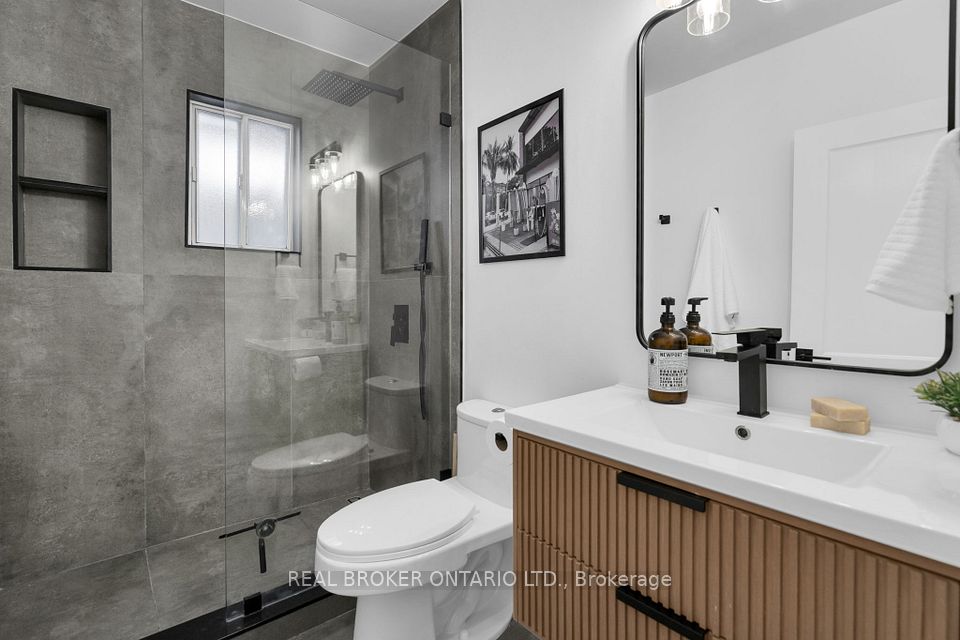 23 Aldridge Avenue, Toronto, ON M4C 3W3 22