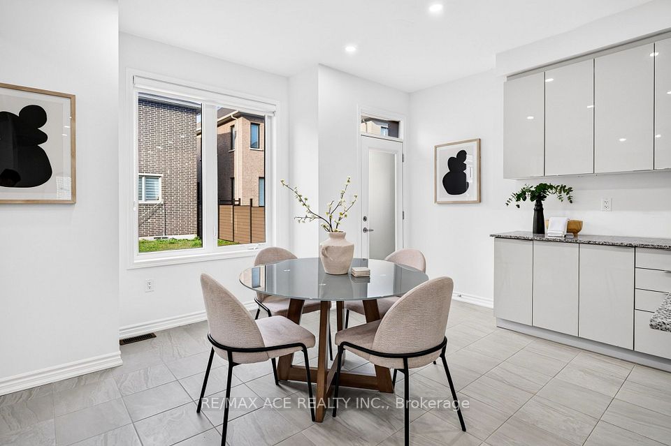 1408 Mockingbird Square, Pickering, ON L1X 0N8 14