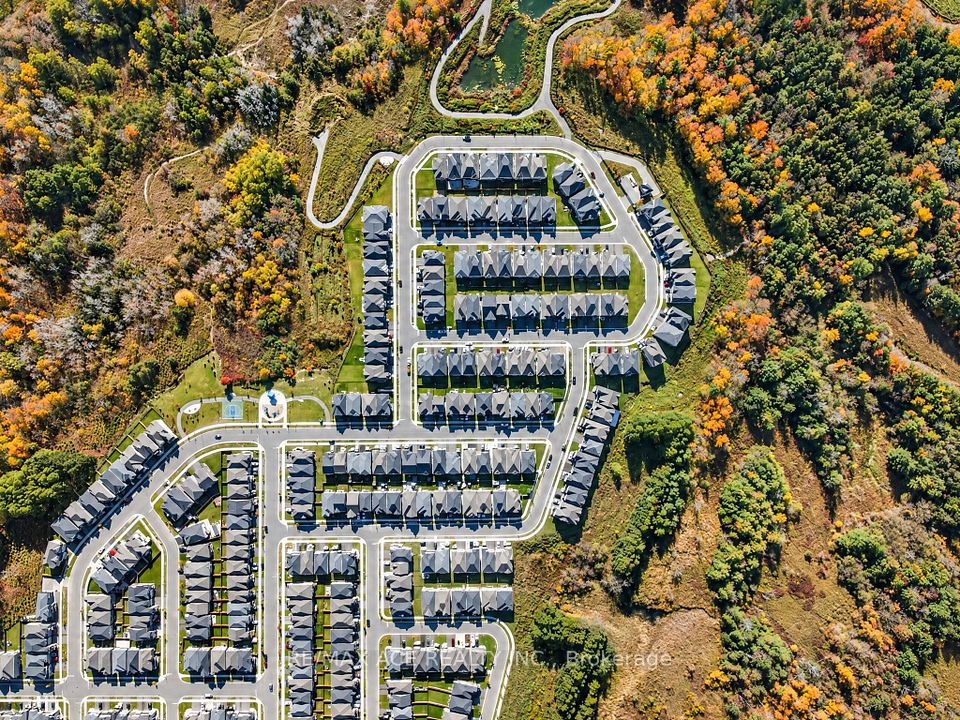 1408 Mockingbird Square, Pickering, ON L1X 0N8 3