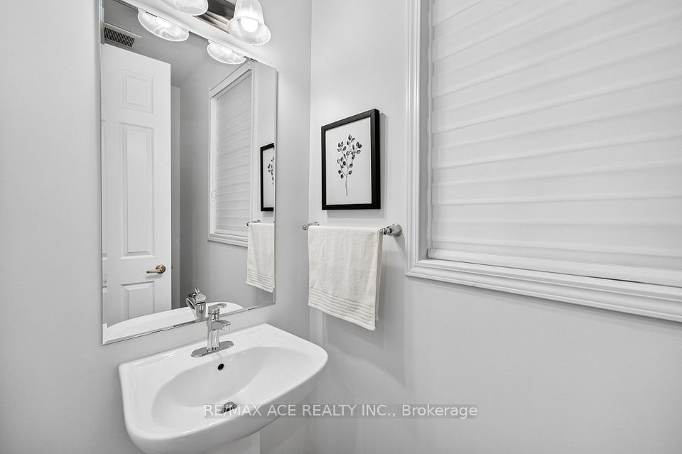 1408 Mockingbird Square, Pickering, ON L1X 0N8 21