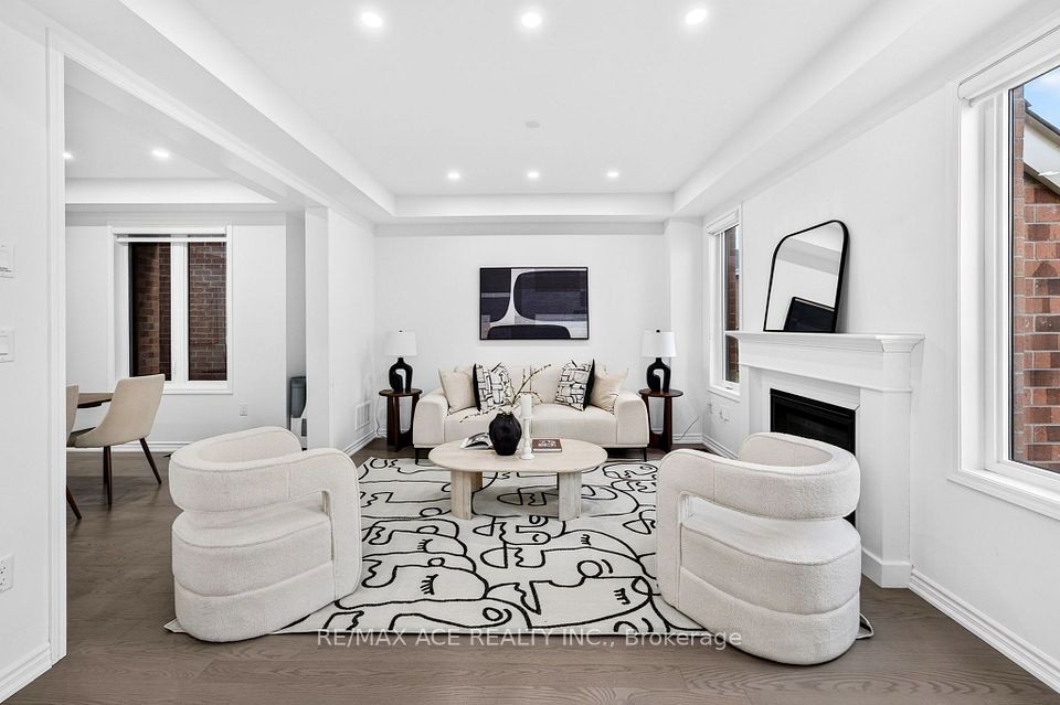 1408 Mockingbird Square, Pickering, ON L1X 0N8 15