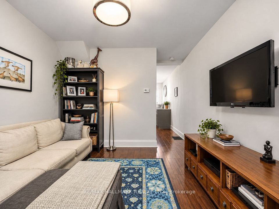 67 Amroth Avenue, Toronto, ON M4C 4H3 7