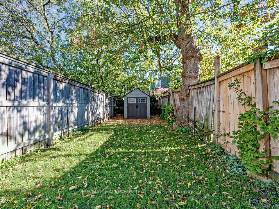 67 Amroth Avenue, Toronto, ON M4C 4H3 21