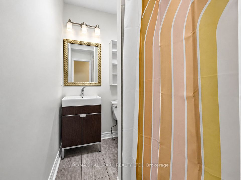 67 Amroth Avenue, Toronto, ON M4C 4H3 18