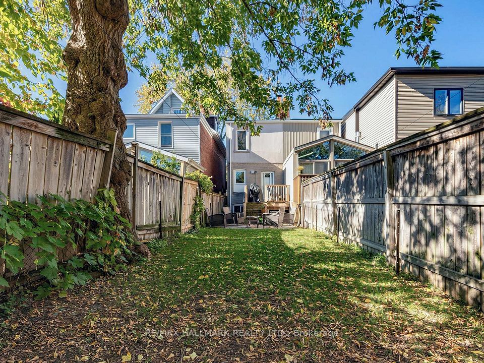 67 Amroth Avenue, Toronto, ON M4C 4H3 24