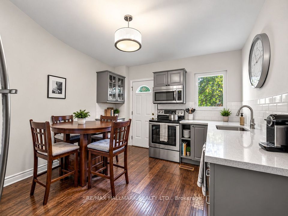67 Amroth Avenue, Toronto, ON M4C 4H3 10