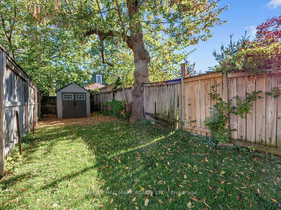 67 Amroth Avenue, Toronto, ON M4C 4H3 22