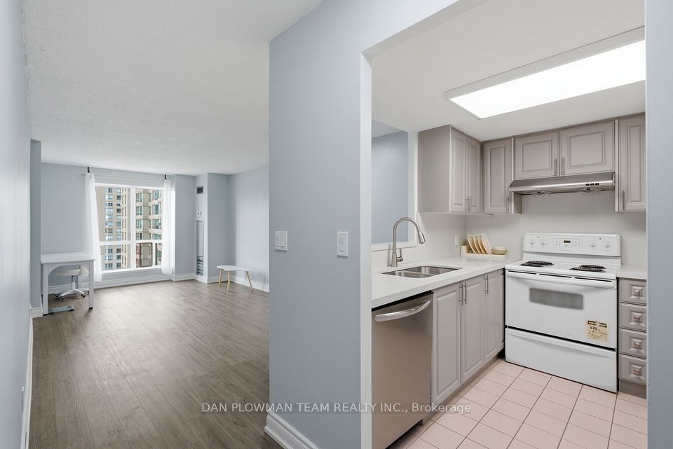 8 Lee Centre Drive 913, Toronto, ON M1H 3H8 6