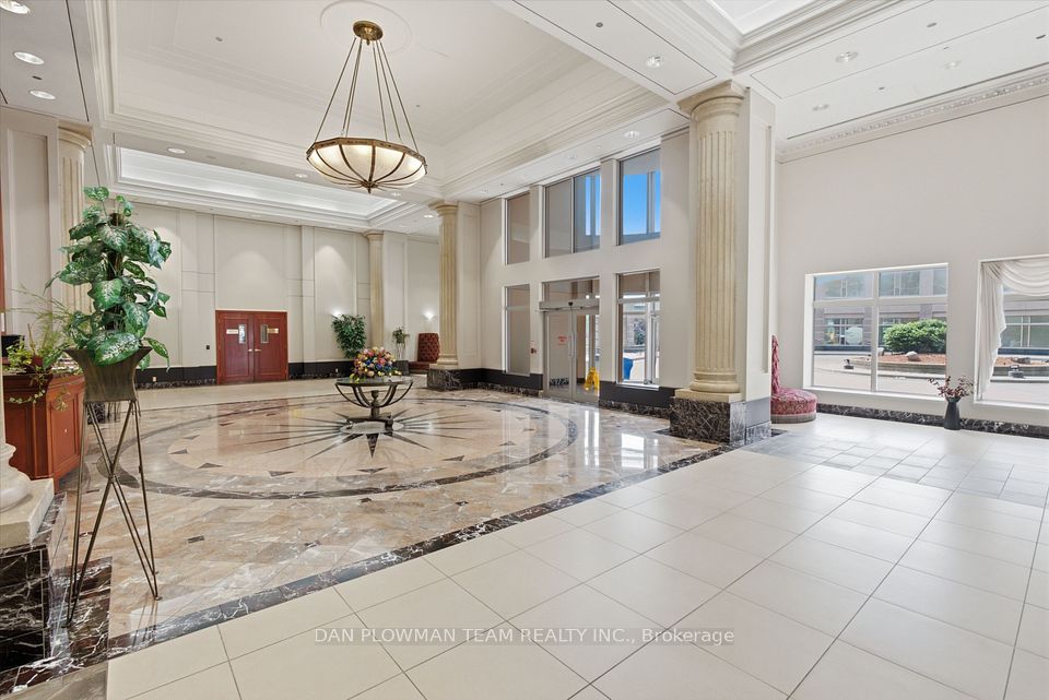 8 Lee Centre Drive 913, Toronto, ON M1H 3H8 17