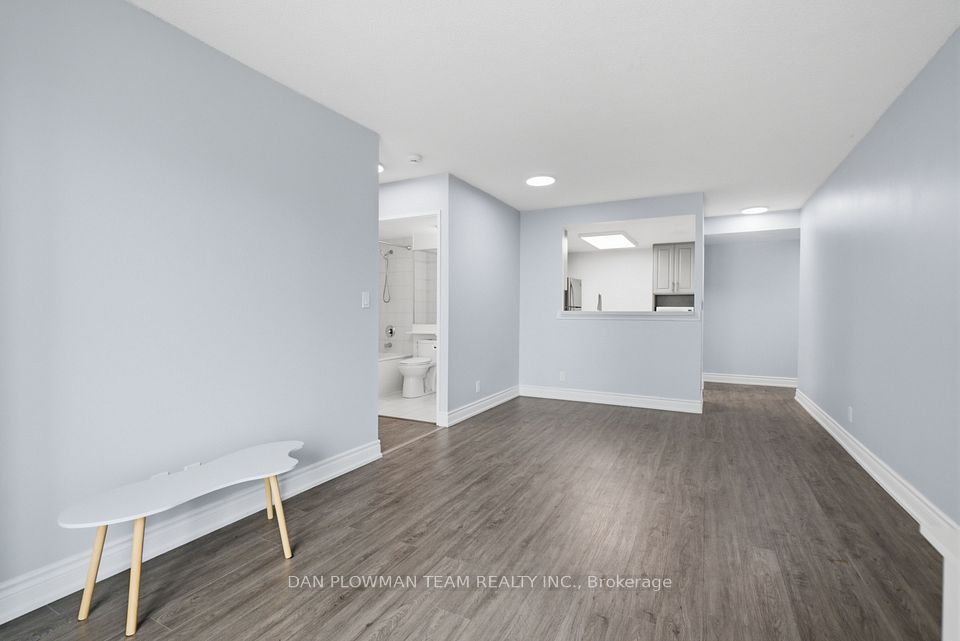 Condo Apartment at 8 Lee Centre Drive 913, Toronto, ON M1H 3H8