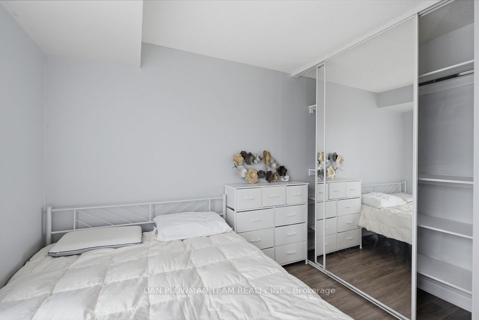 8 Lee Centre Drive 913, Toronto, ON M1H 3H8 13