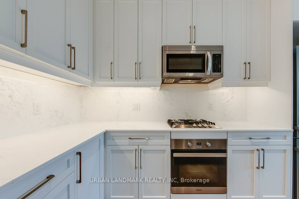 365 Beech Avenue 408, Toronto, ON M4E 0C2 3