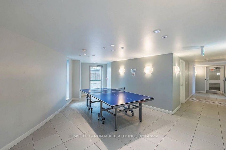 38 Lee Centre Drive 508, Toronto, ON M1H 3J7 17