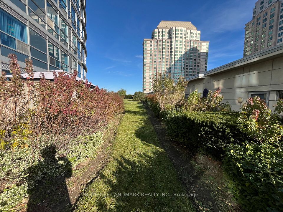 38 Lee Centre Drive 508, Toronto, ON M1H 3J7 15