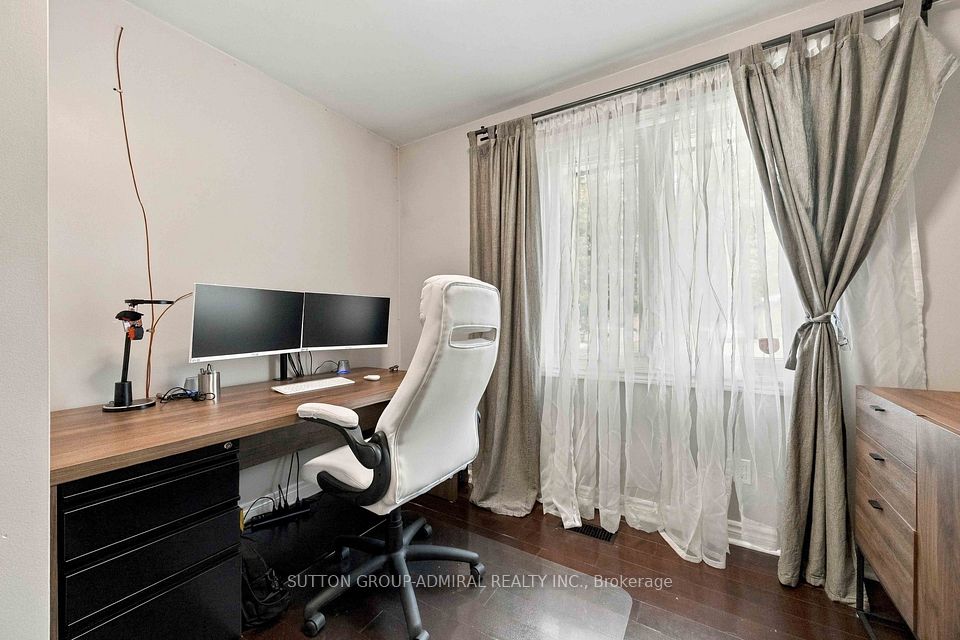 11 Summerglade Drive, Toronto, ON M1S 1W8 19