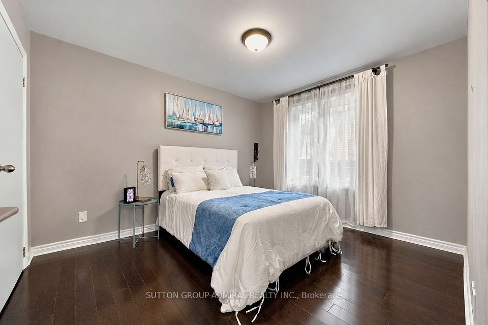 11 Summerglade Drive, Toronto, ON M1S 1W8 22