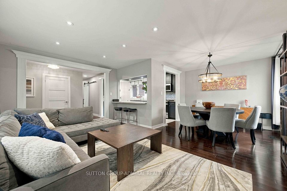 11 Summerglade Drive, Toronto, ON M1S 1W8 9
