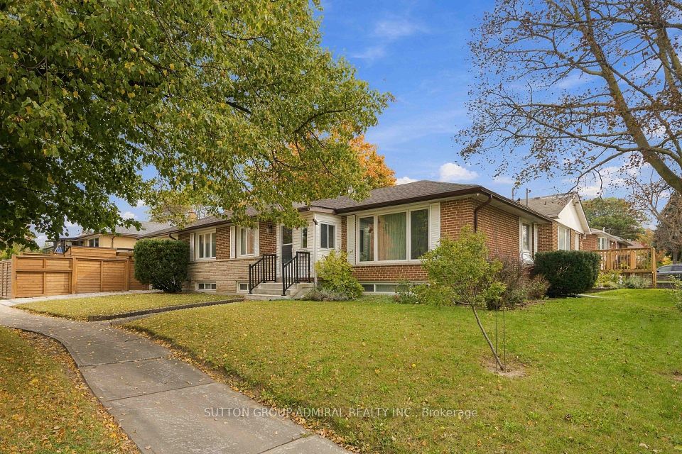 Detached at 11 Summerglade Drive, Toronto, ON M1S 1W8