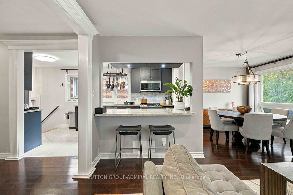 11 Summerglade Drive, Toronto, ON M1S 1W8 10
