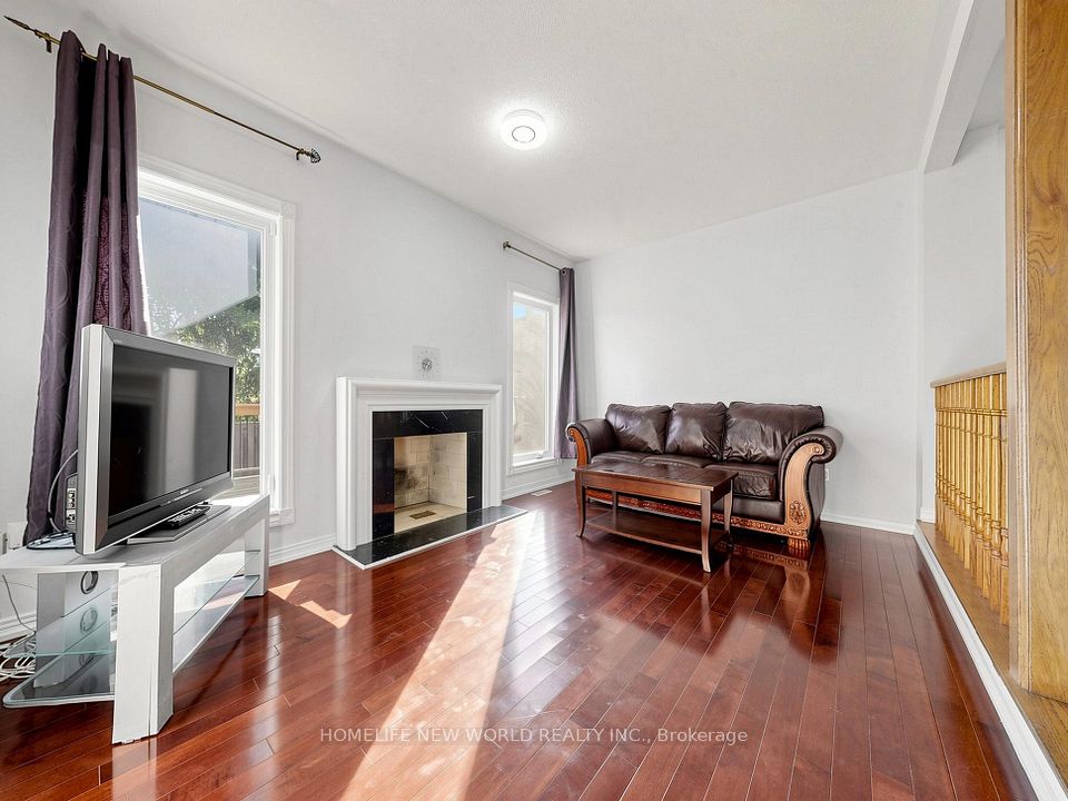 328 Port Royal Trail, Toronto, ON M1V 2L7 5