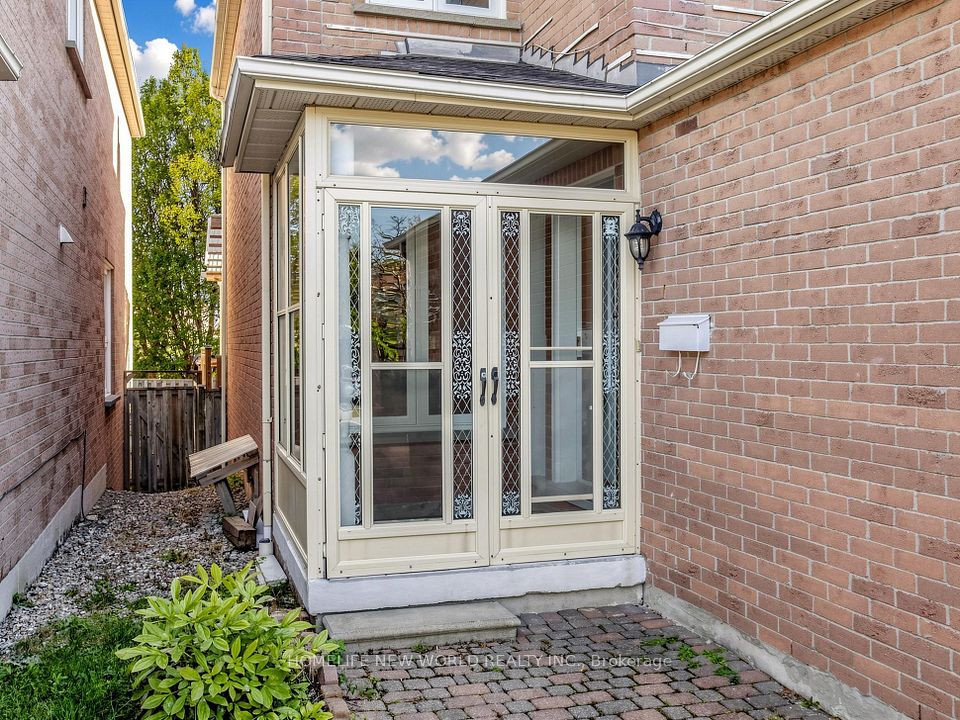 328 Port Royal Trail, Toronto, ON M1V 2L7 3