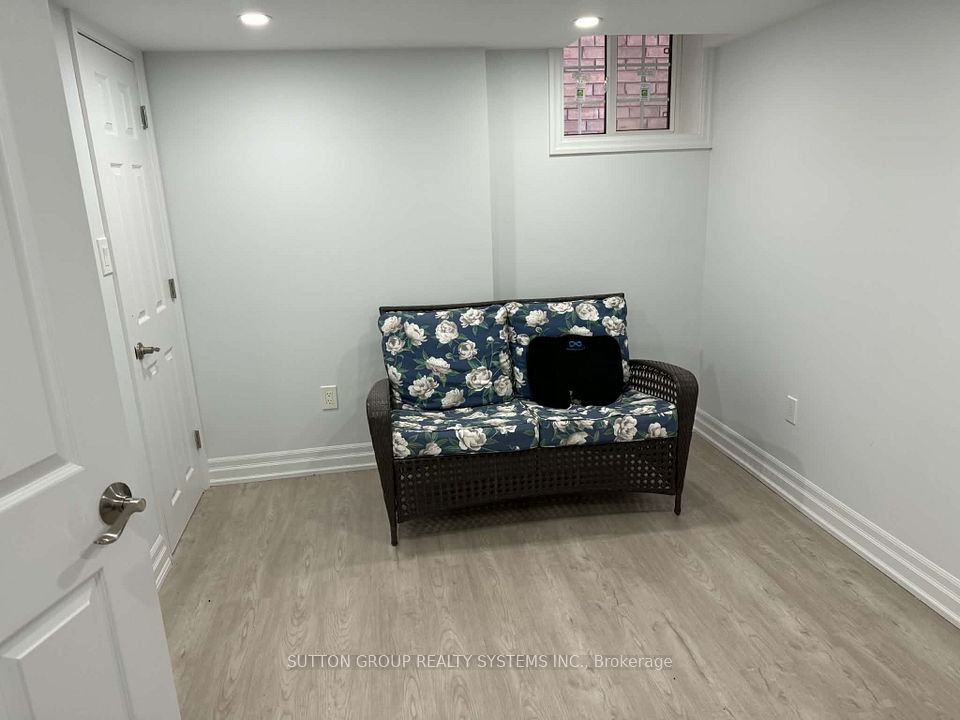 2541 Snow Knight Drive, Oshawa, ON L1L 0K2 11