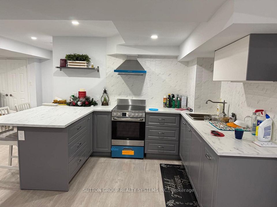 2541 Snow Knight Drive, Oshawa, ON L1L 0K2 7
