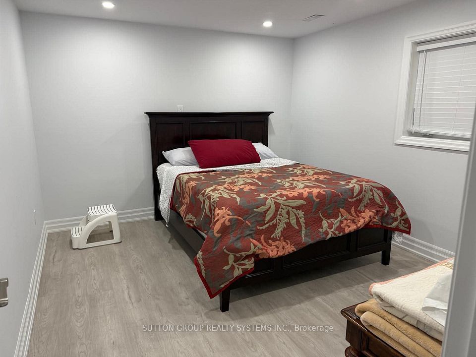 2541 Snow Knight Drive, Oshawa, ON L1L 0K2 10