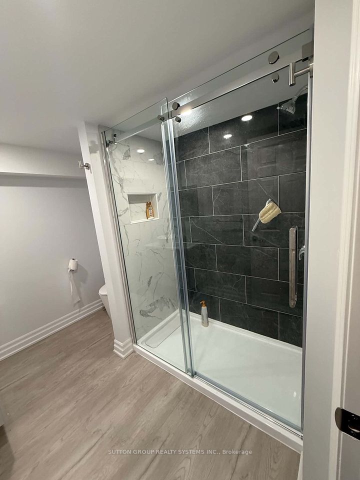 2541 Snow Knight Drive, Oshawa, ON L1L 0K2 12