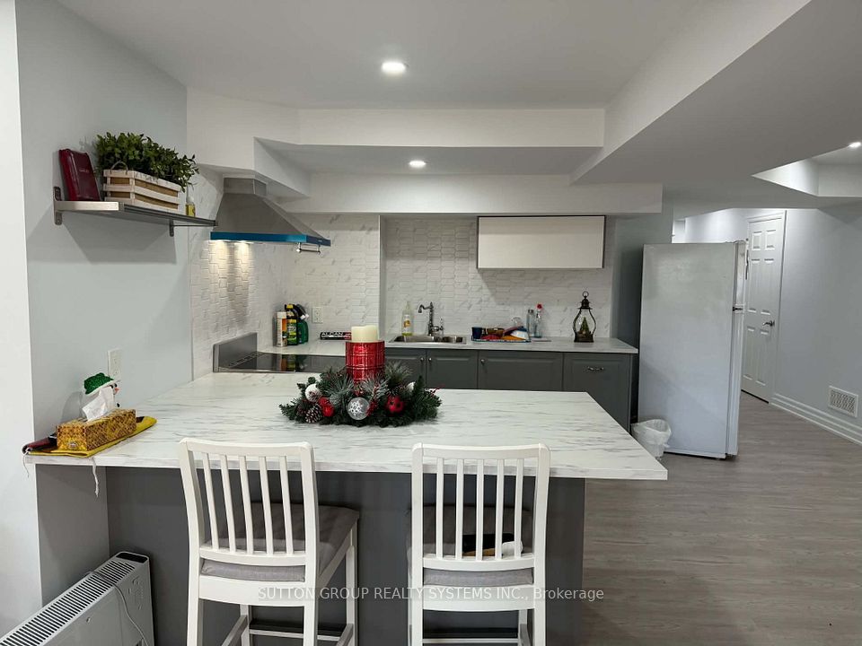 2541 Snow Knight Drive, Oshawa, ON L1L 0K2 8