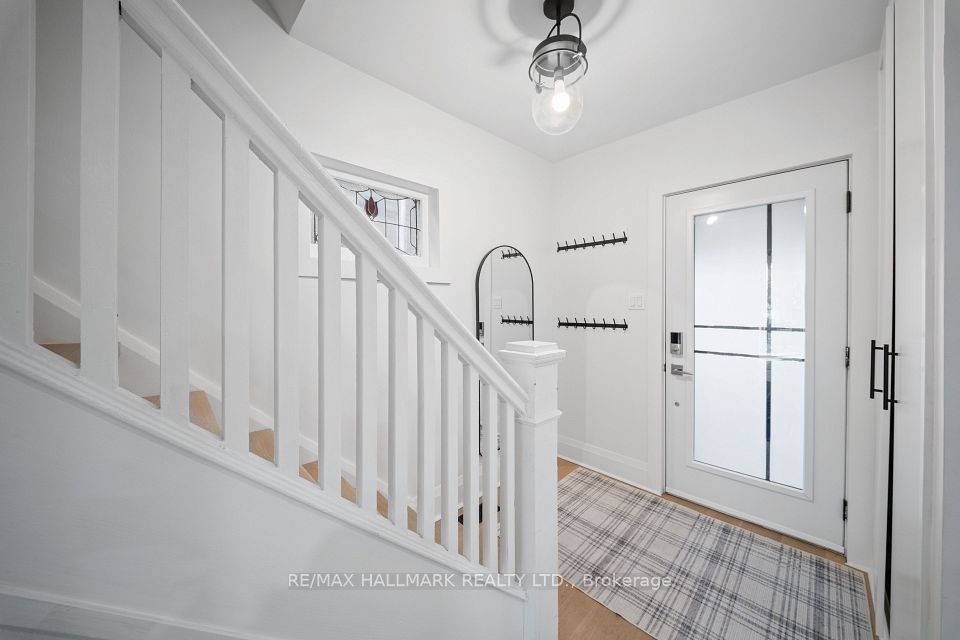 34 Highcroft Road, Toronto, ON M4L 3G2 4