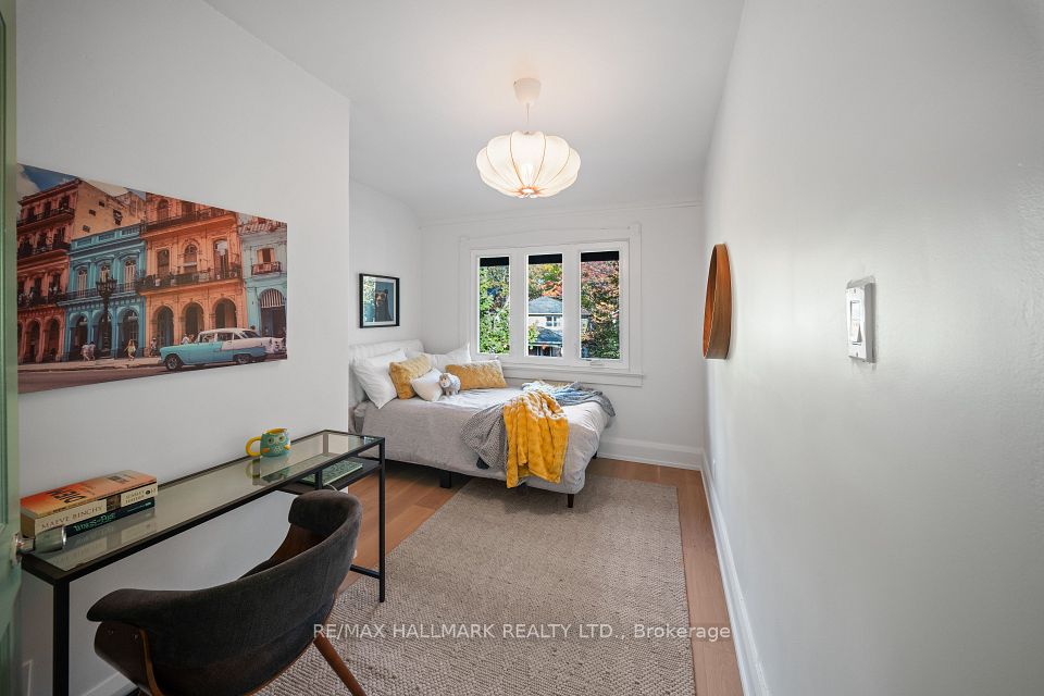 34 Highcroft Road, Toronto, ON M4L 3G2 17