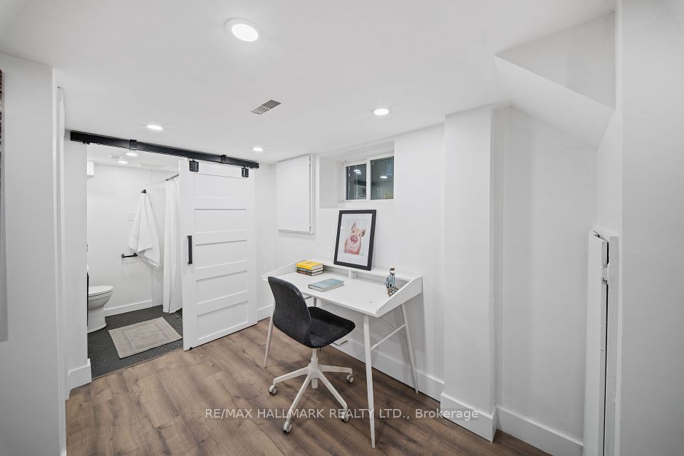 34 Highcroft Road, Toronto, ON M4L 3G2 24