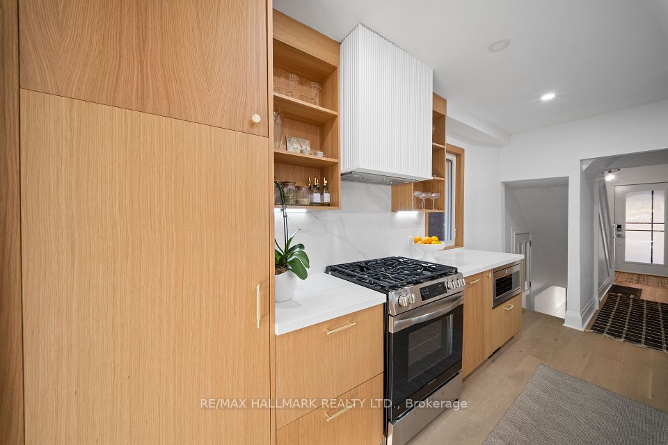 34 Highcroft Road, Toronto, ON M4L 3G2 9