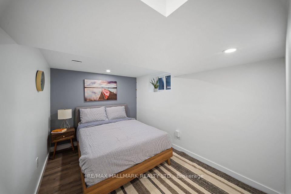 34 Highcroft Road, Toronto, ON M4L 3G2 22