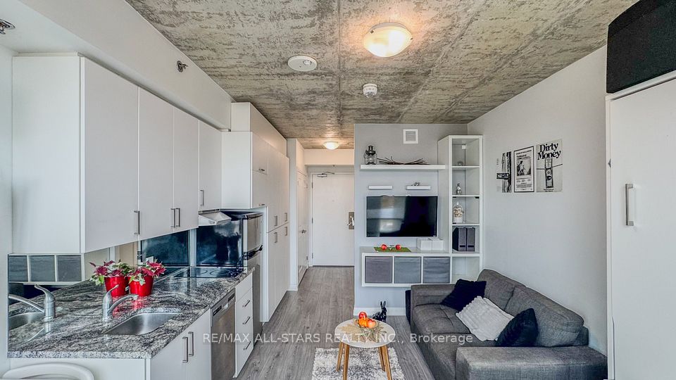 1900 Simcoe Street N 727, Oshawa, ON L1G 4Y3 7