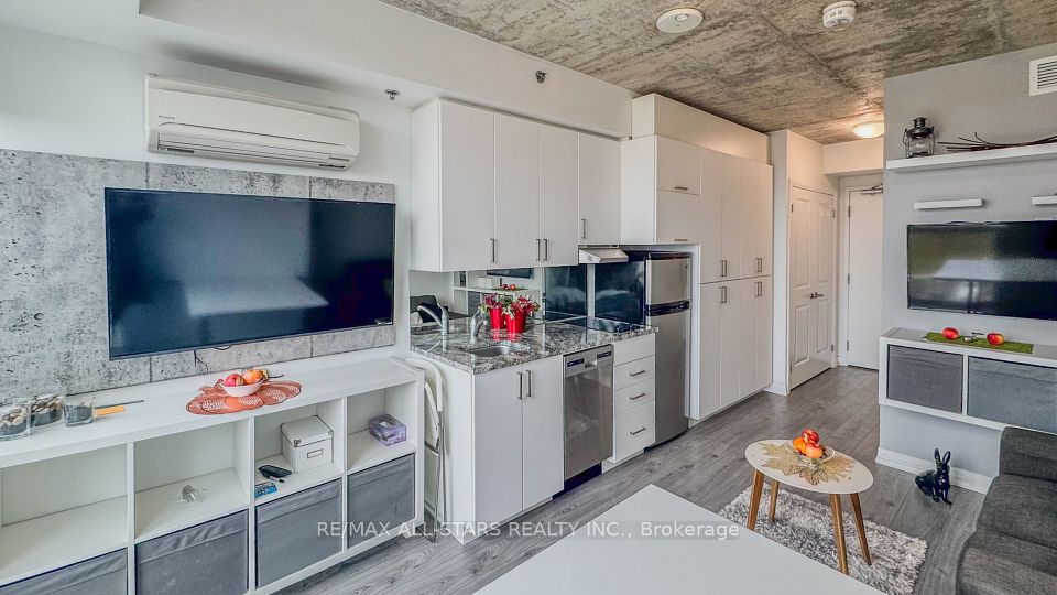 1900 Simcoe Street N 727, Oshawa, ON L1G 4Y3 12