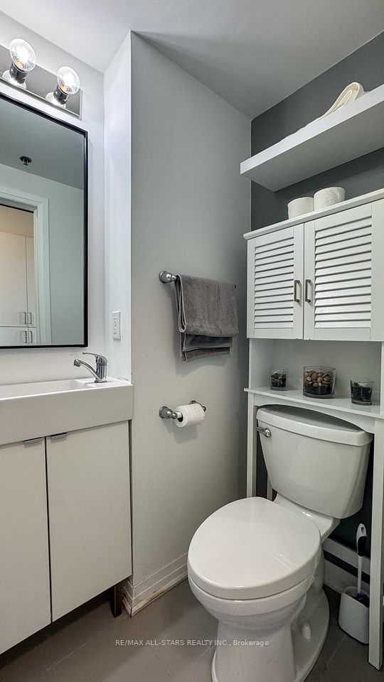 1900 Simcoe Street N 727, Oshawa, ON L1G 4Y3 13