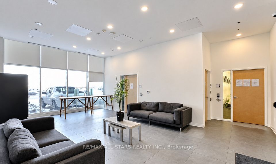1900 Simcoe Street N 727, Oshawa, ON L1G 4Y3 16