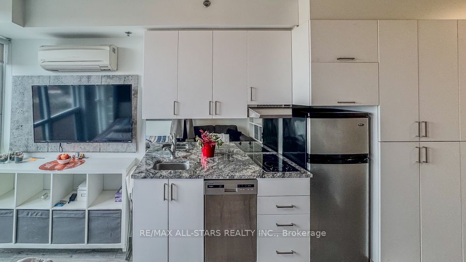 1900 Simcoe Street N 727, Oshawa, ON L1G 4Y3 8
