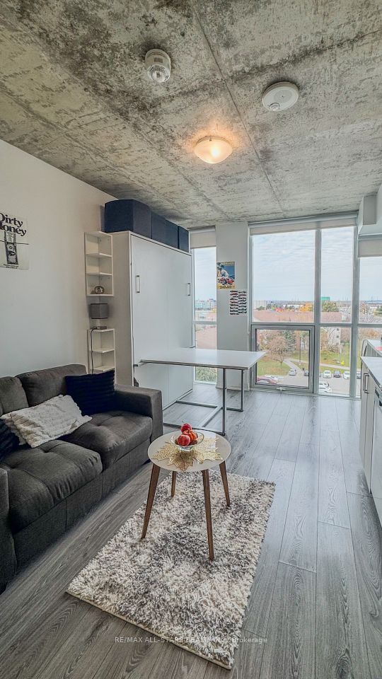 1900 Simcoe Street N 727, Oshawa, ON L1G 4Y3 9