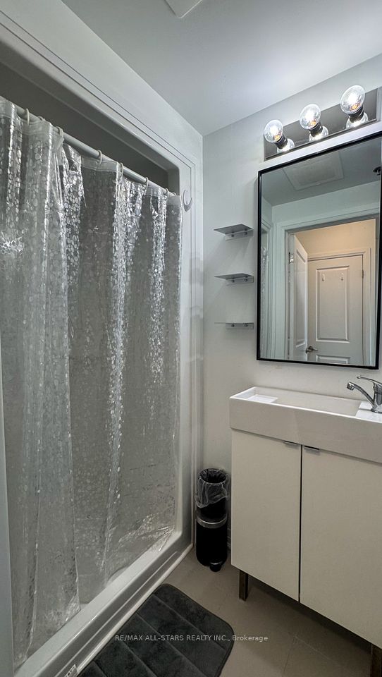 1900 Simcoe Street N 727, Oshawa, ON L1G 4Y3 14